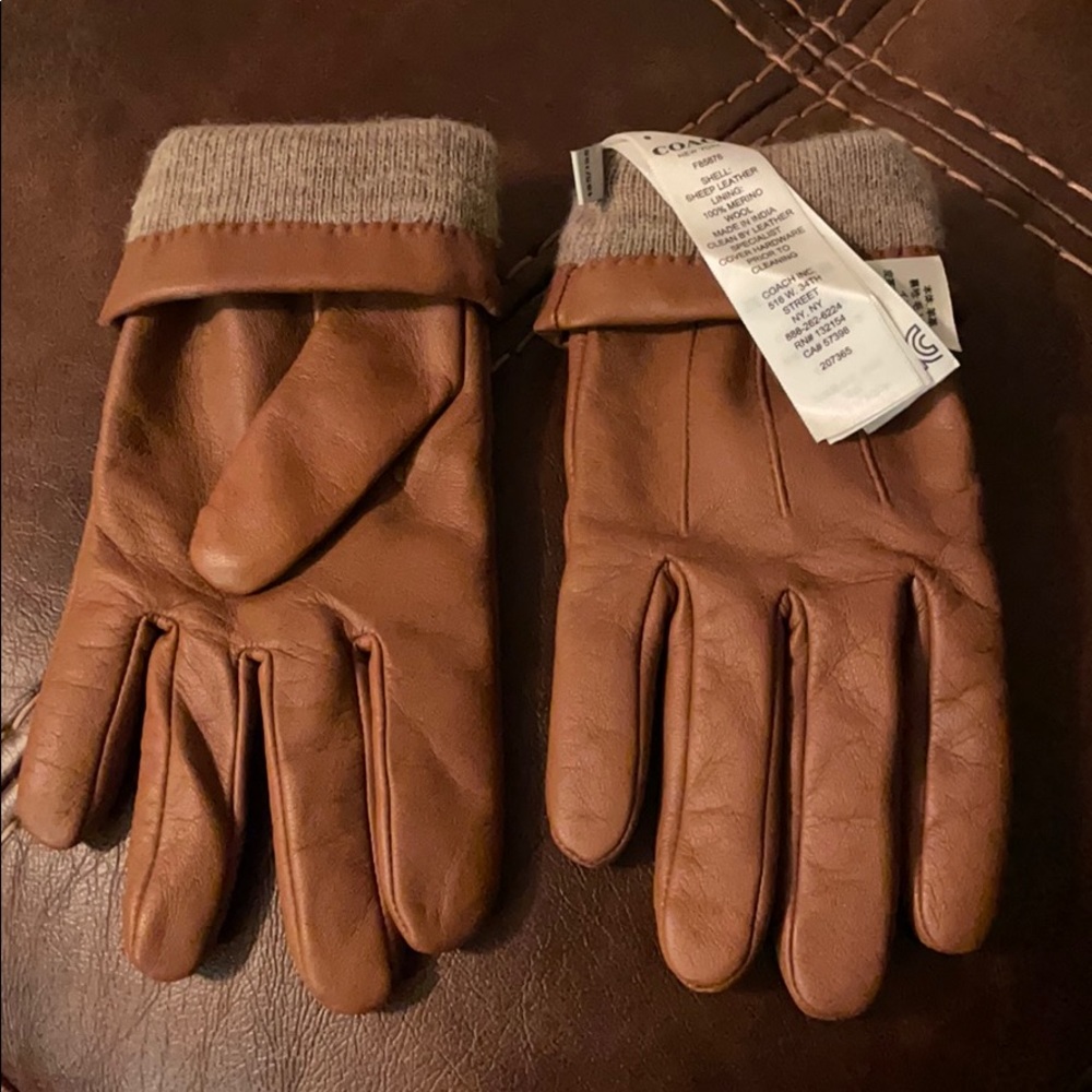 Coach leather gloves